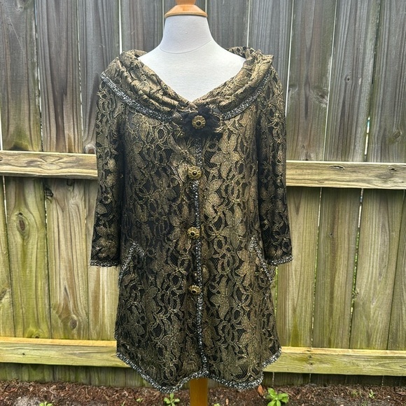 St. John lace jacket/top, snap buttons, size 6 - Picture 1 of 10